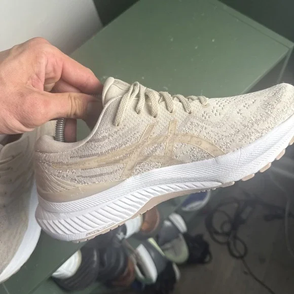 Asics Gel Kayano 29 Women's Size 9.5 Tan Cream Running Shoes Sneakers 1012B272 - Picture 5 of 12